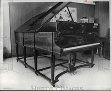 1982 Press Photo Piano